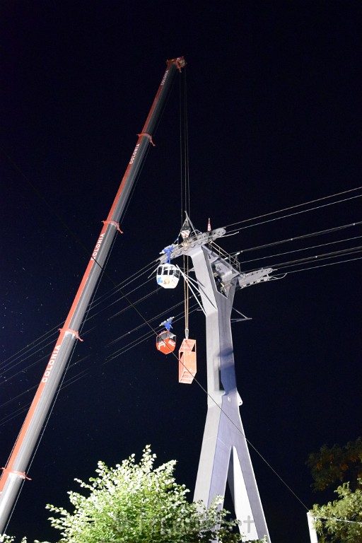 Koelner Seilbahn Gondel blieb haengen Koeln Linksrheinisch P883.JPG - Miklos Laubert